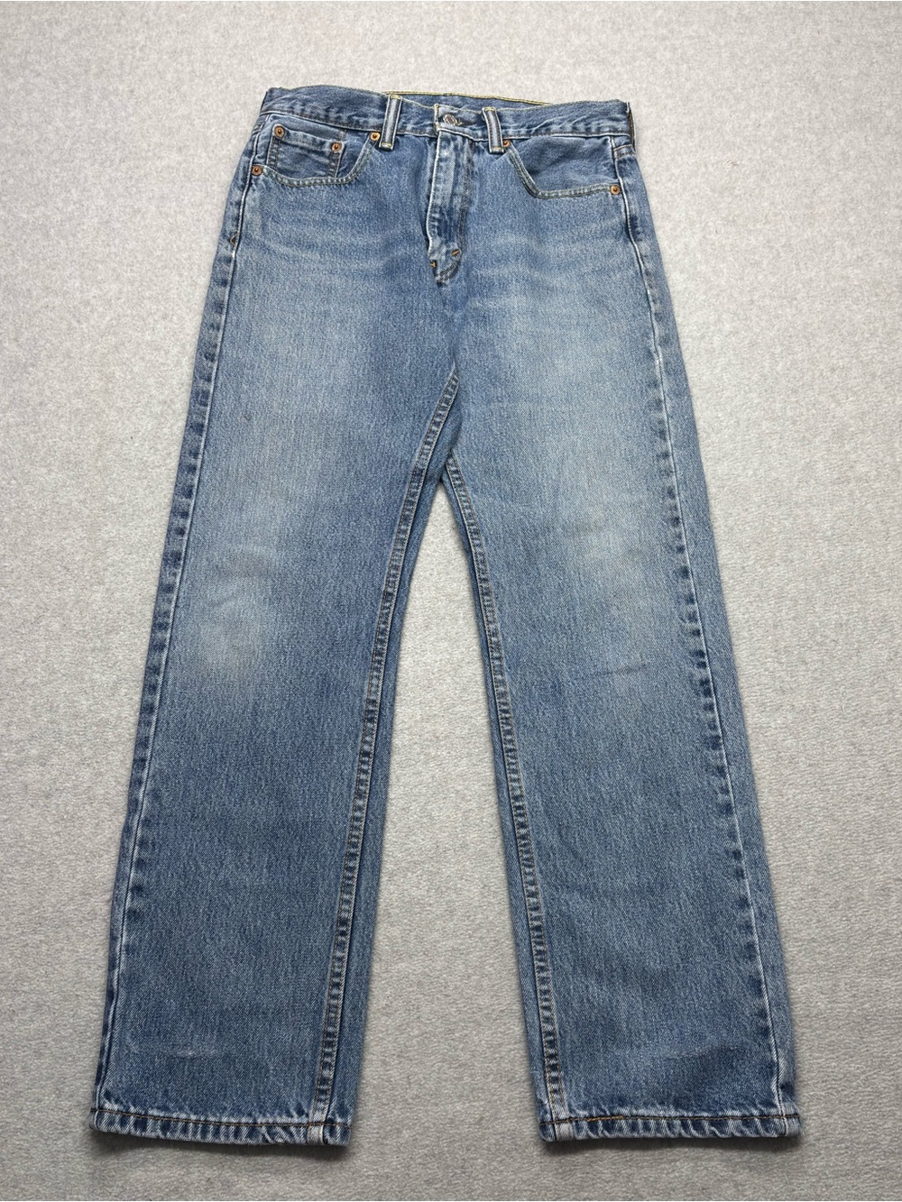 Levi's Light Blue Straight (560) Loose Fit Denim Jeans.